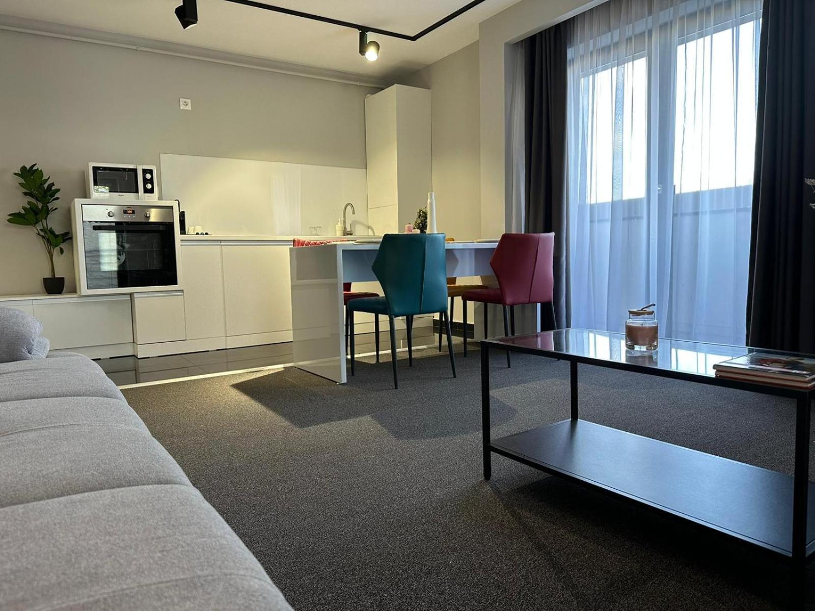 Luxury Glam Apartments & Studios Near Coresi Mall Braşov Buitenkant foto