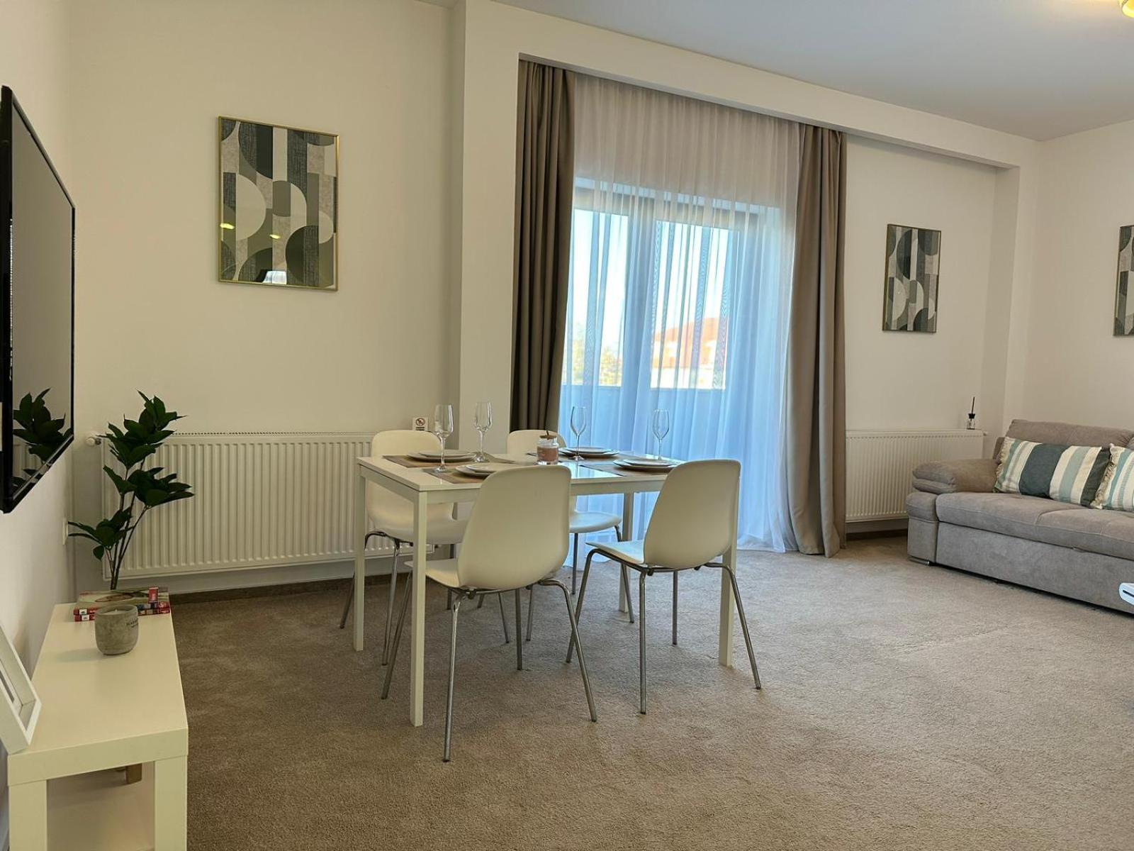 Luxury Glam Apartments & Studios Near Coresi Mall Braşov Buitenkant foto