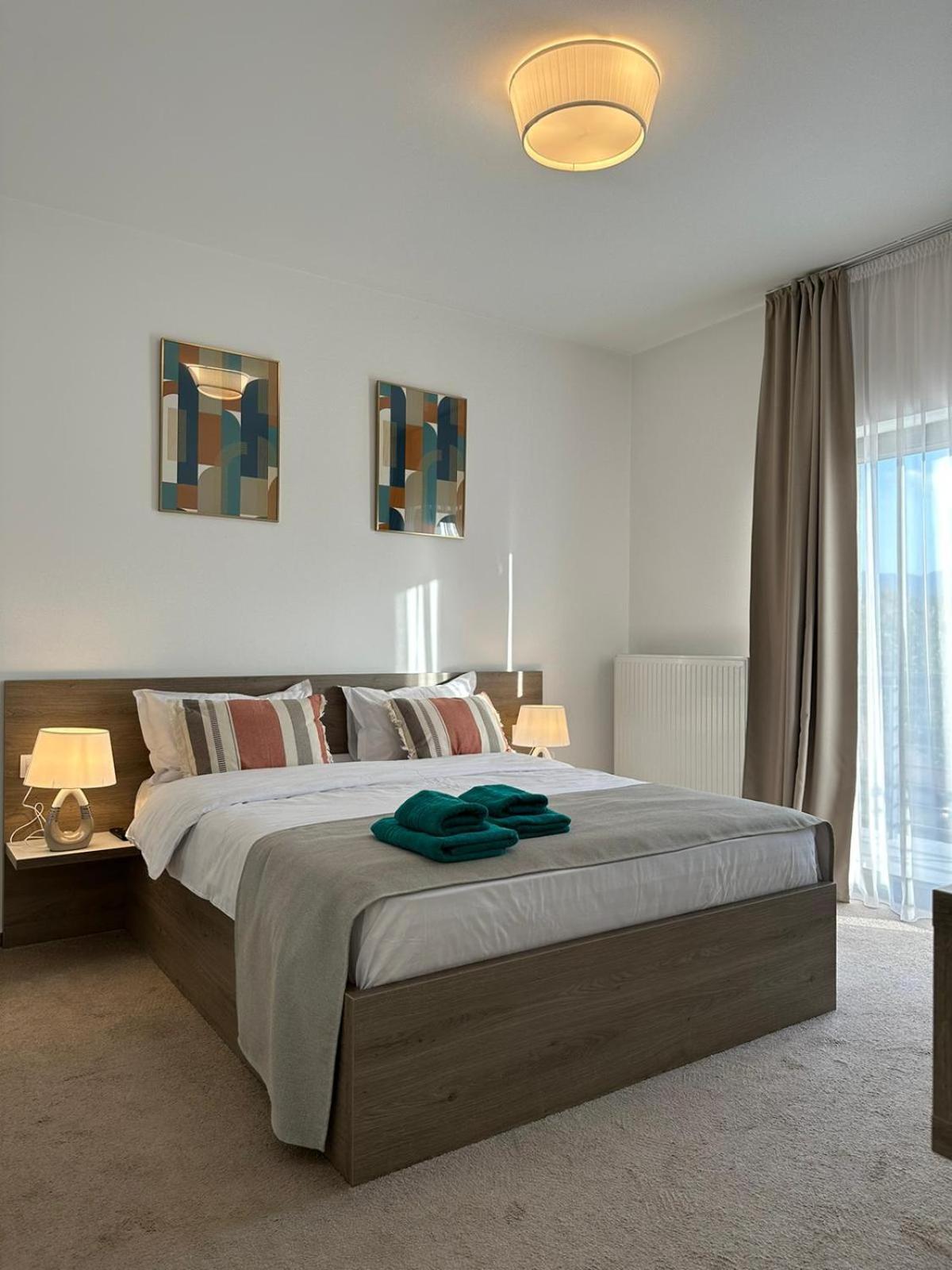 Luxury Glam Apartments & Studios Near Coresi Mall Braşov Buitenkant foto
