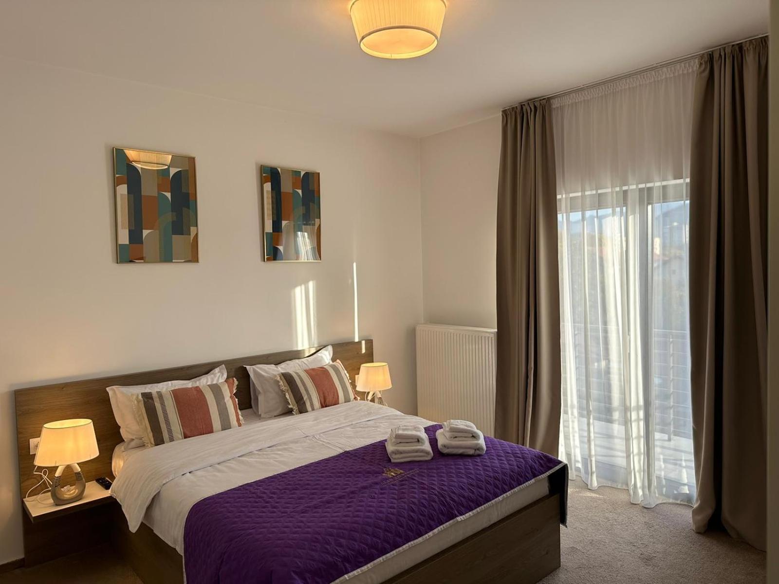Luxury Glam Apartments & Studios Near Coresi Mall Braşov Buitenkant foto
