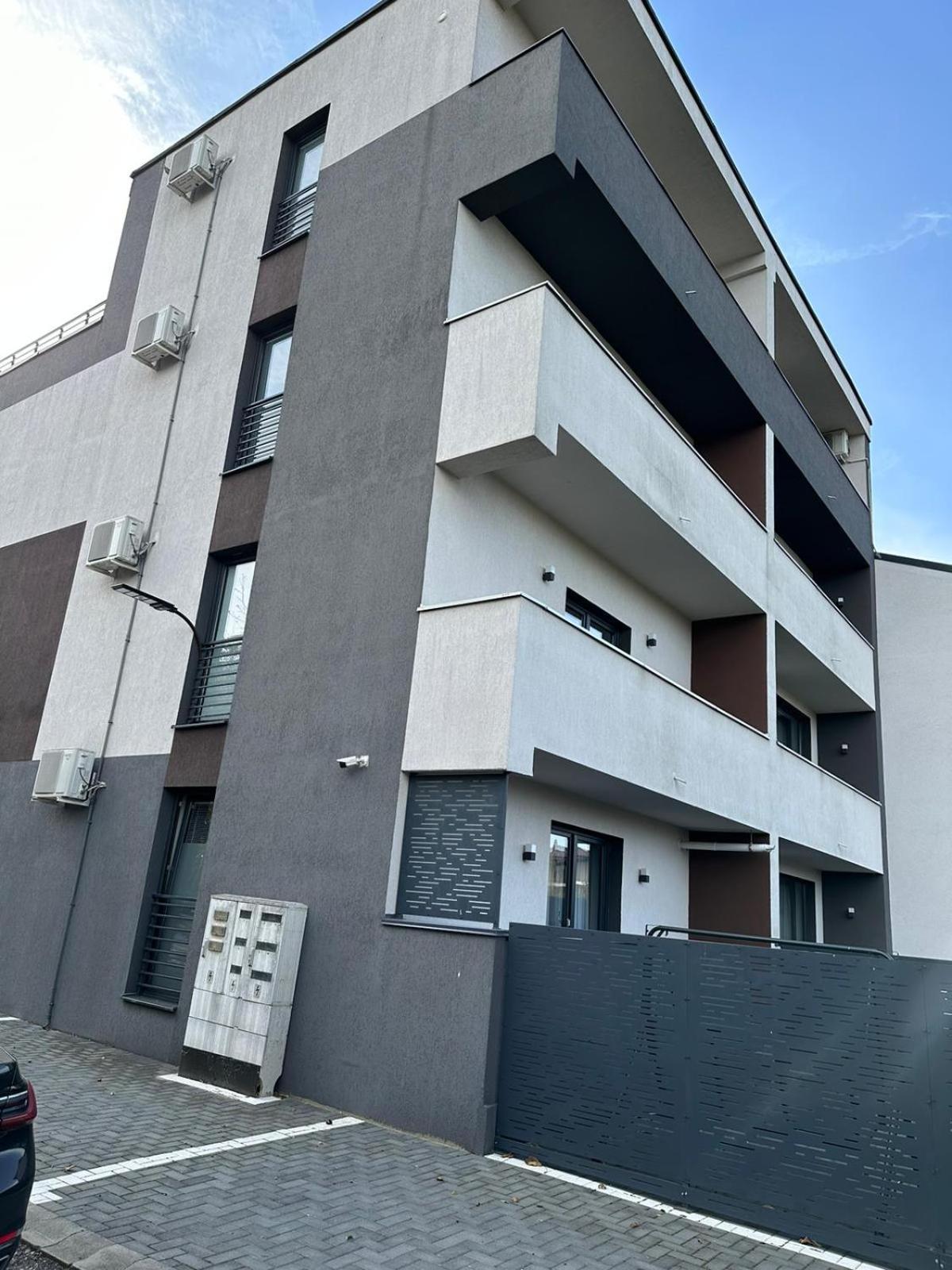 Luxury Glam Apartments & Studios Near Coresi Mall Braşov Buitenkant foto