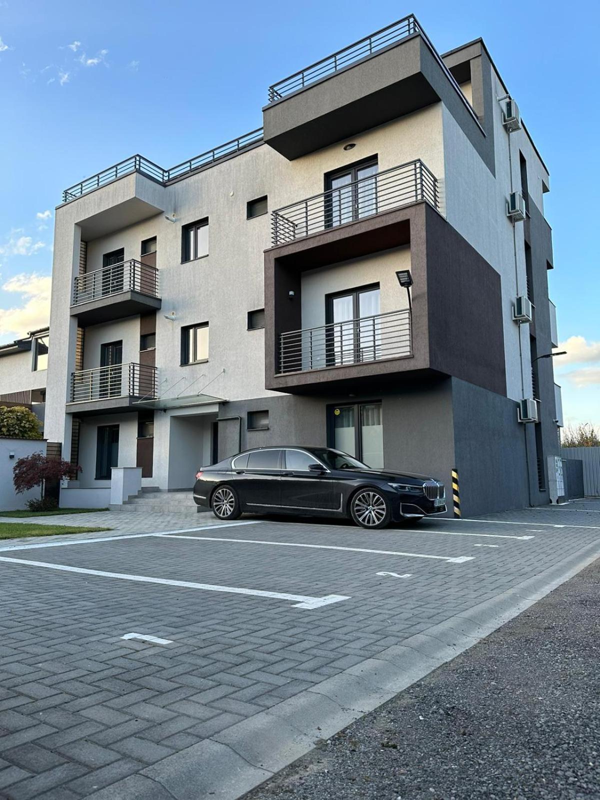 Luxury Glam Apartments & Studios Near Coresi Mall Braşov Buitenkant foto