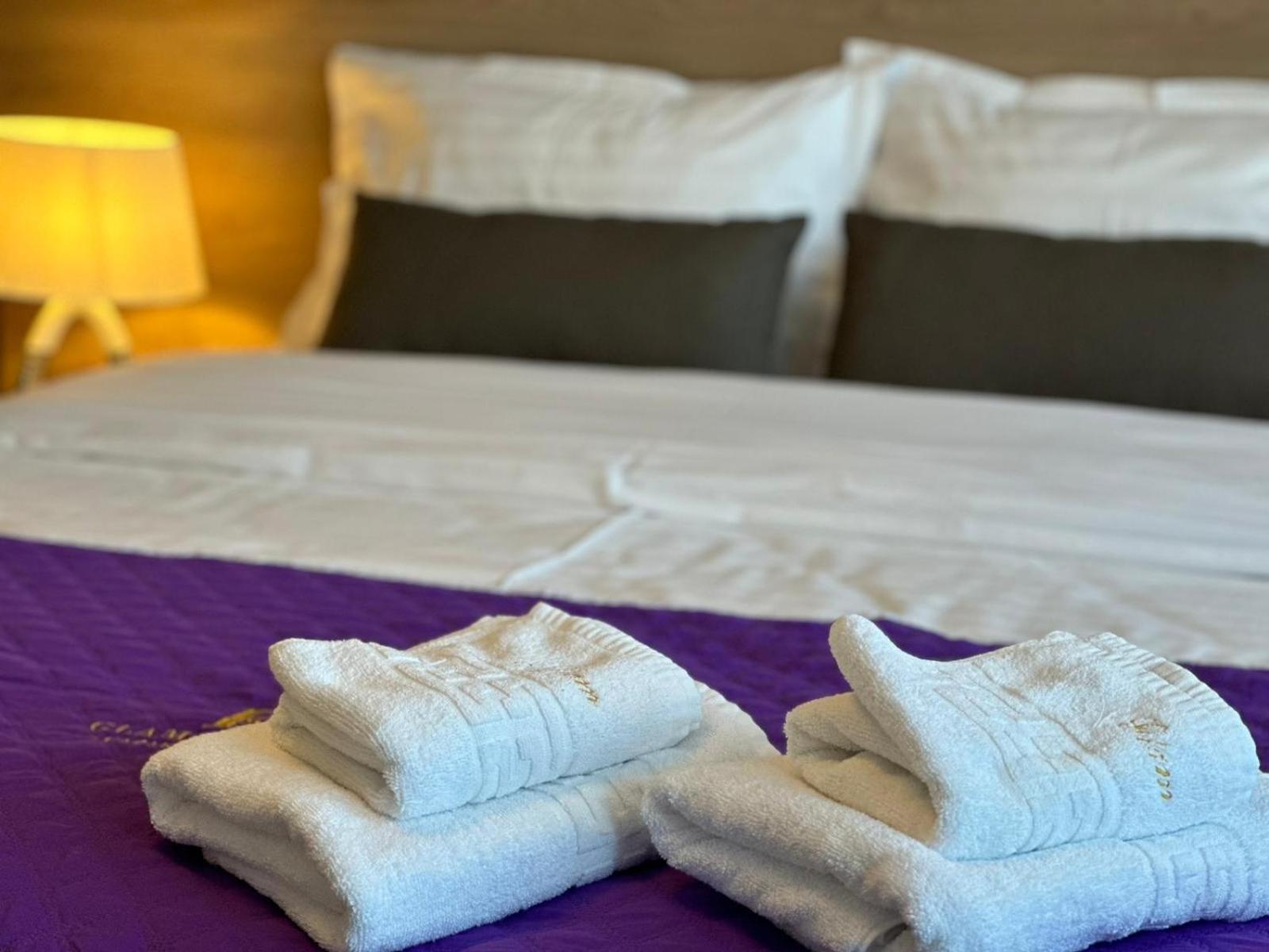 Luxury Glam Apartments & Studios Near Coresi Mall Braşov Buitenkant foto