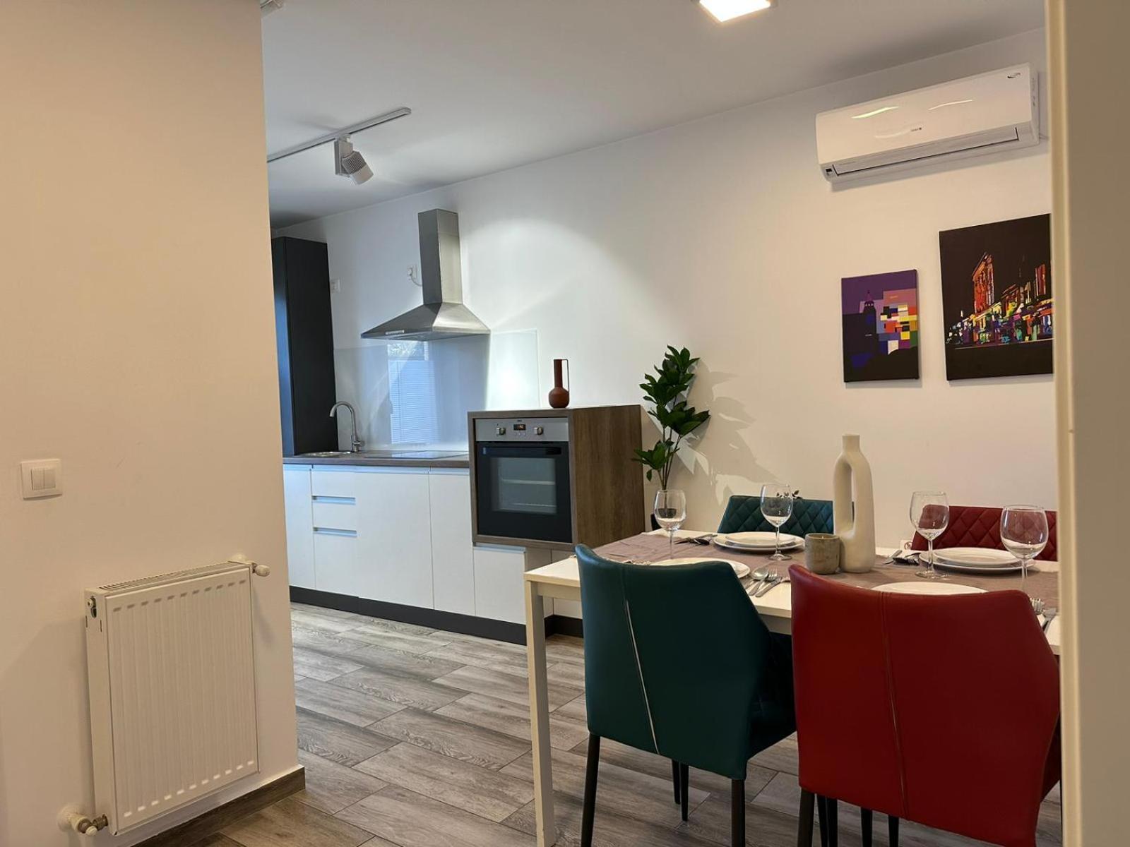 Luxury Glam Apartments & Studios Near Coresi Mall Braşov Buitenkant foto