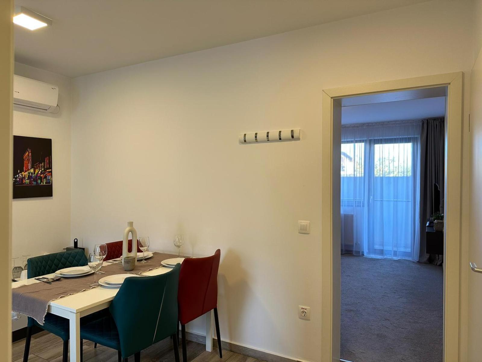Luxury Glam Apartments & Studios Near Coresi Mall Braşov Buitenkant foto