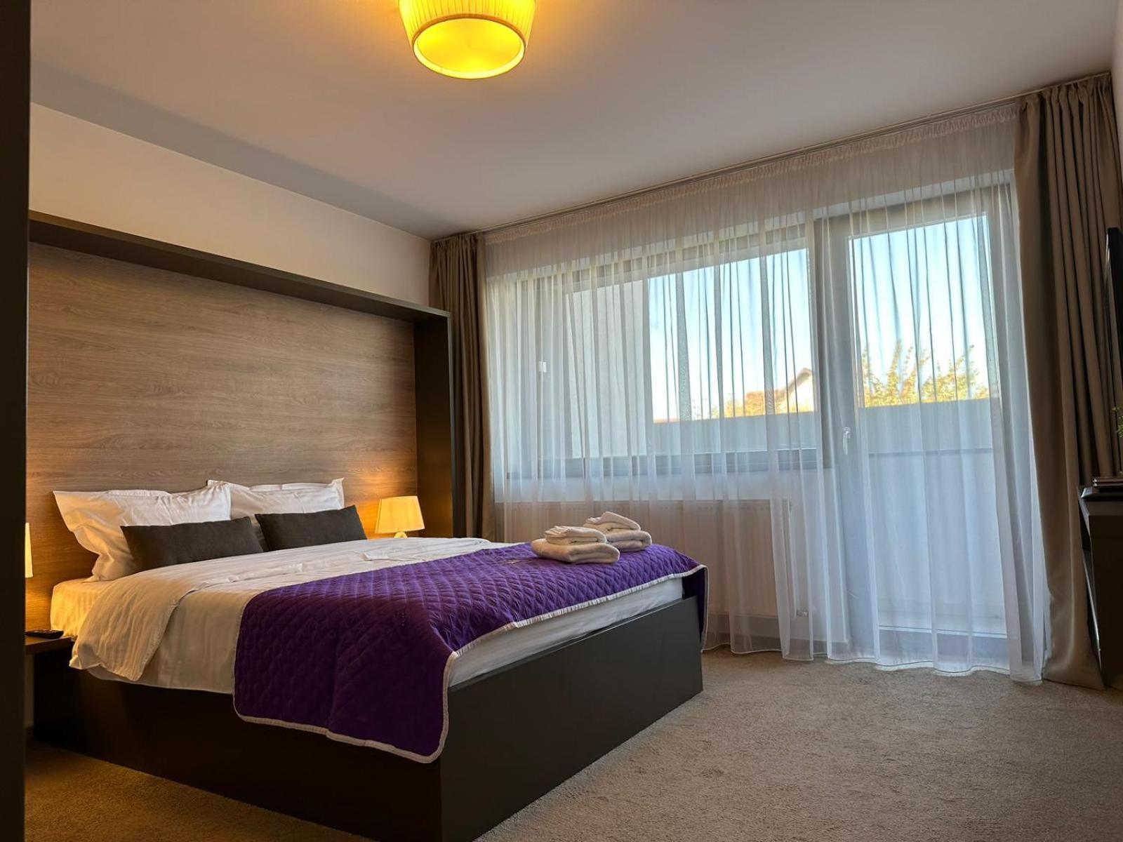 Luxury Glam Apartments & Studios Near Coresi Mall Braşov Buitenkant foto